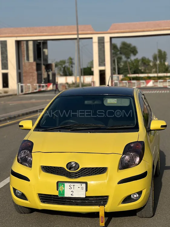 Toyota Vitz 2009 for Sale in Lahore Image-1