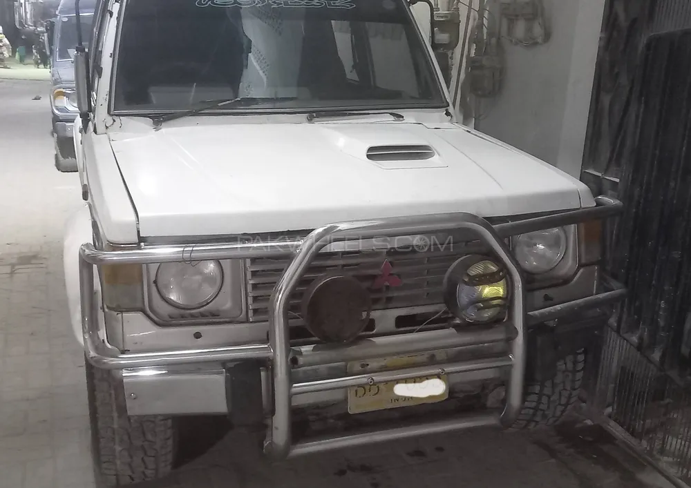 Mitsubishi Pajero 1986 for Sale in Karachi Image-1