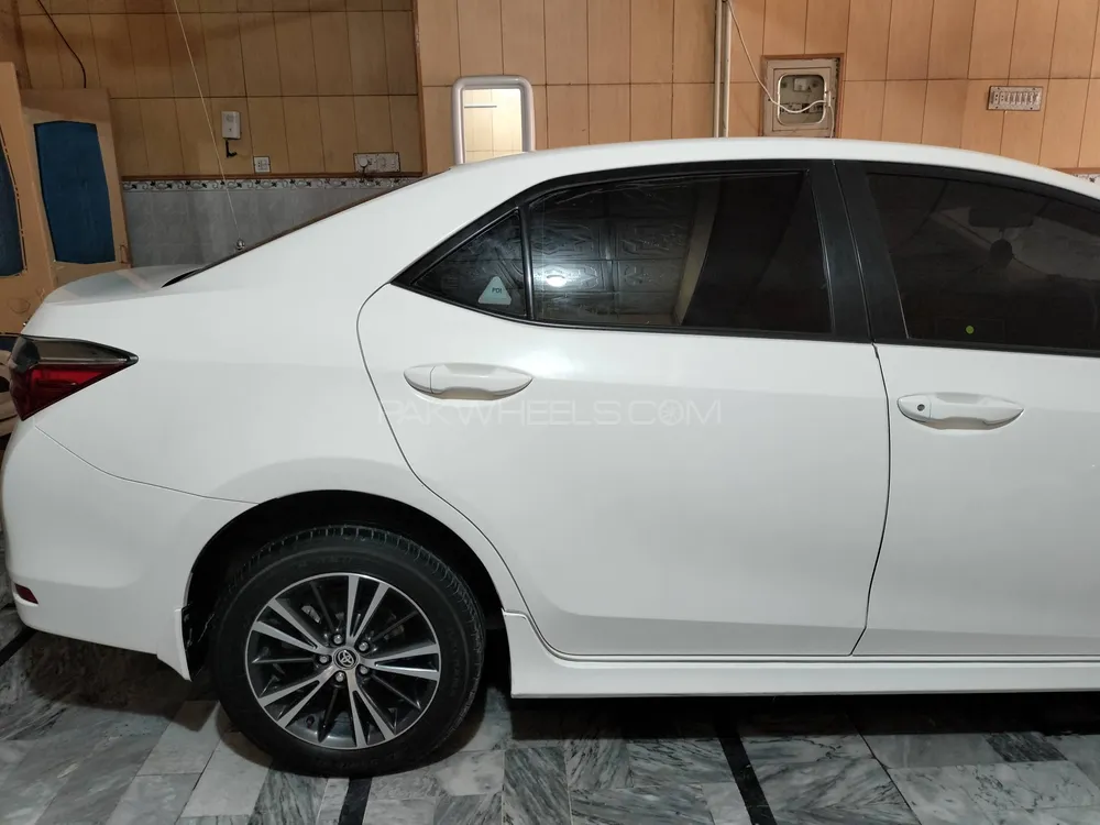 Toyota Corolla 2018 for Sale in Faisalabad Image-1