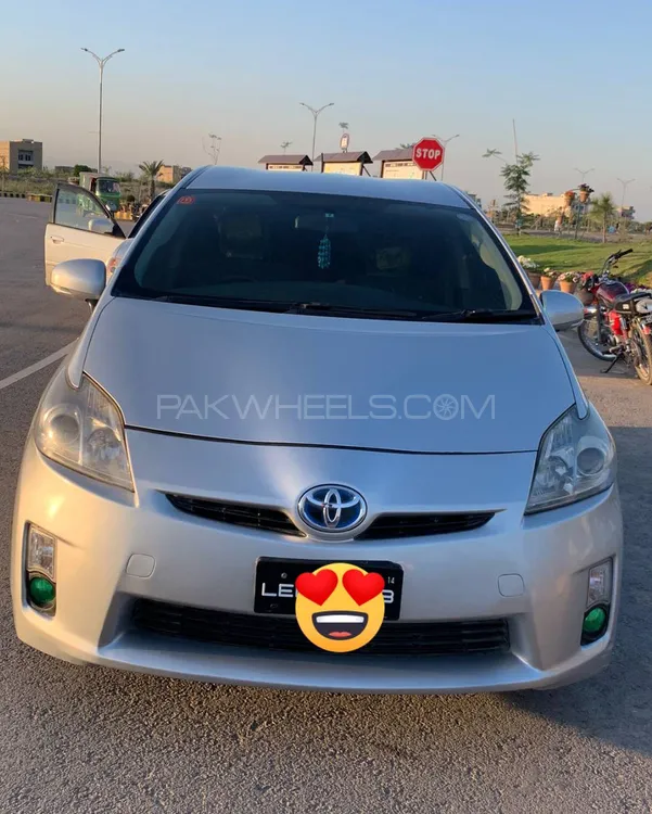 Toyota Prius 2010 for Sale in Peshawar Image-1