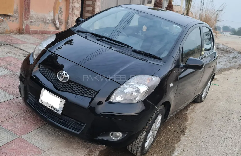 Toyota Vitz 2011 for Sale in Dadyal Ak Image-1