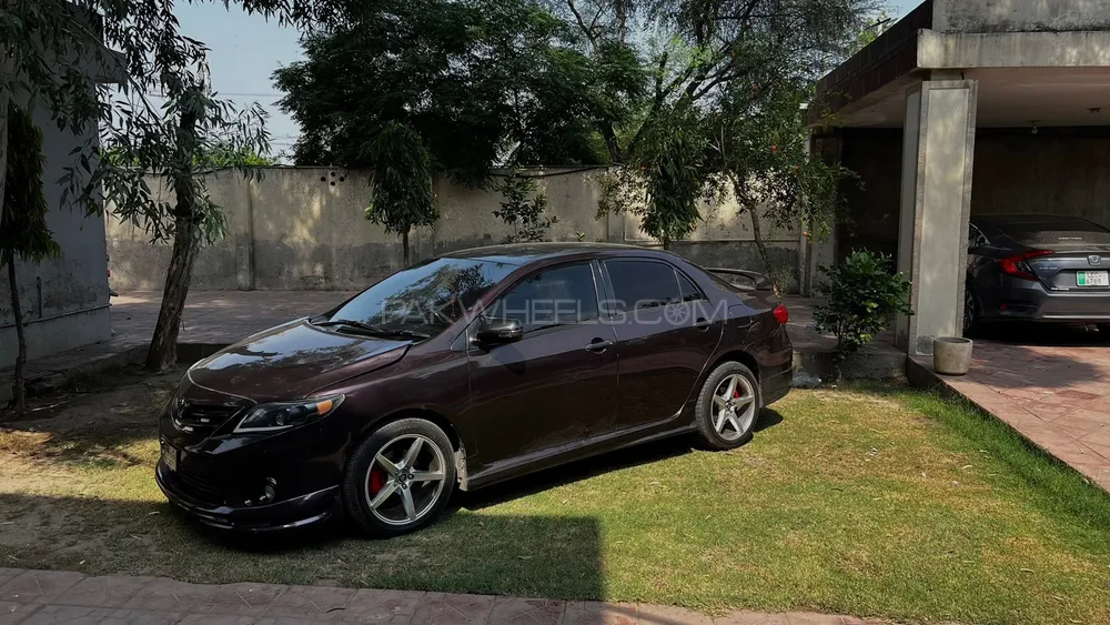 Toyota Corolla 2013 for Sale in Lahore Image-1