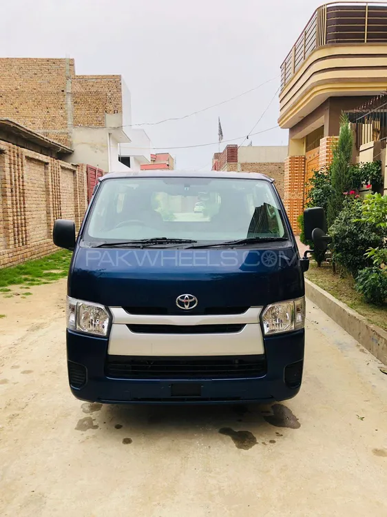 Toyota Hiace 2013 for Sale in Charsadda Image-1