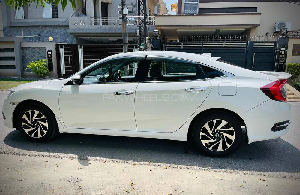 Honda Civic 2017 for Sale in Okara Image-1