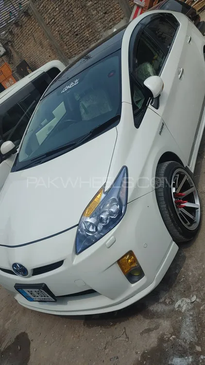 Toyota Prius 2011 for Sale in Charsadda Image-1