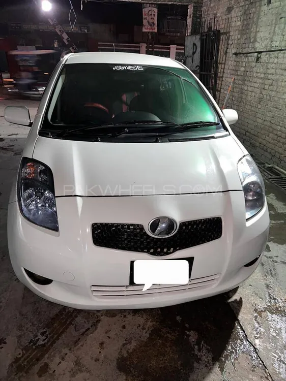 Toyota Vitz 2005 for Sale in Islamabad Image-1