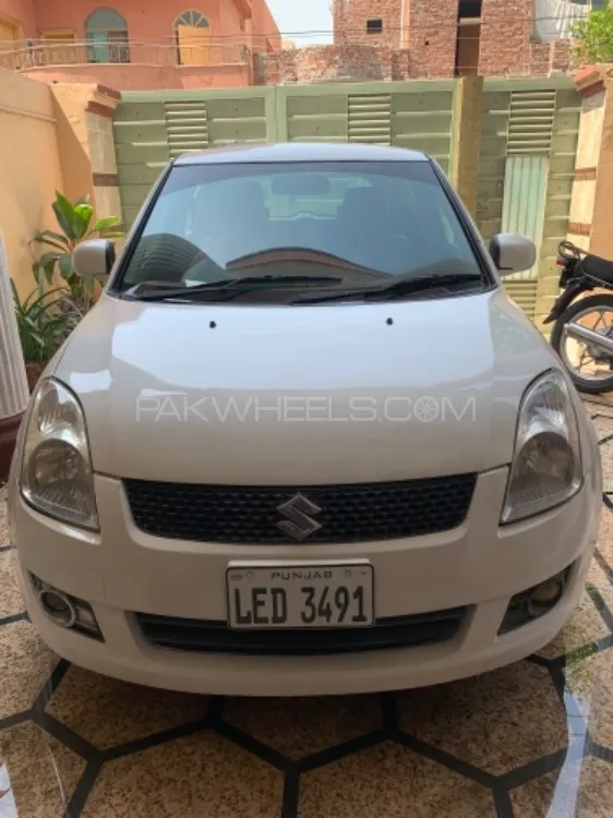 Suzuki Swift 2011 for Sale in Lahore Image-1