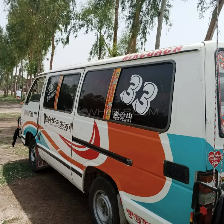 Toyota Hiace 2001 for Sale in Toba Tek Singh Image-1