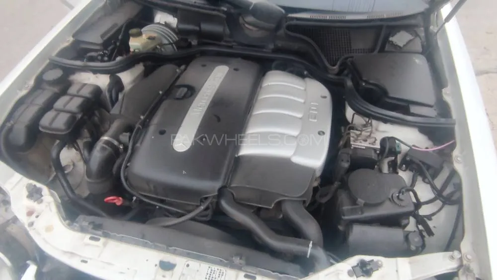 Mercedes Benz E Class 2002 for Sale in Peshawar Image-1