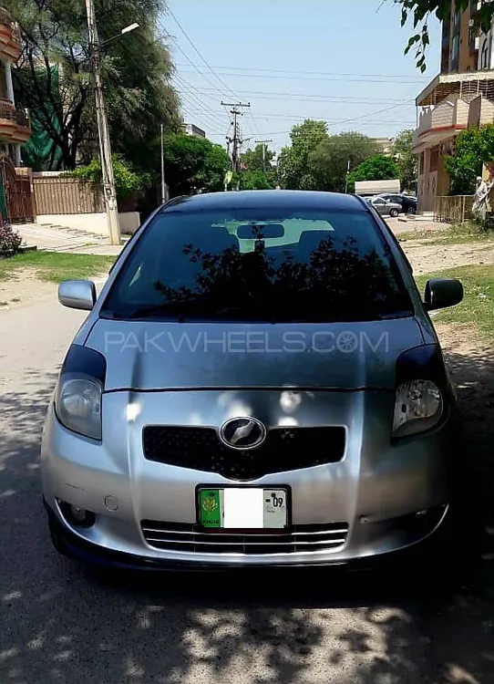 Toyota Vitz 2009 for Sale in Lahore Image-1