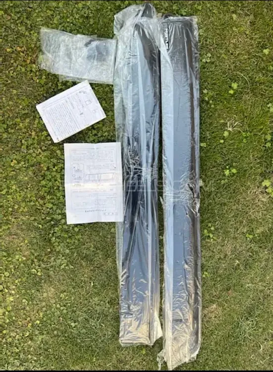 Suzuki Hustler sun visor / air press  Image-1