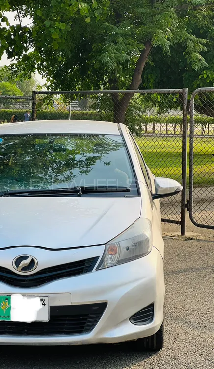 Toyota Vitz 2011 for Sale in Lahore Image-1