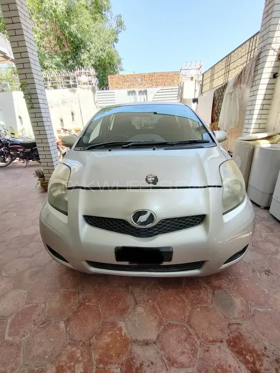 Toyota Vitz 2008 for Sale in Dera ismail khan Image-1