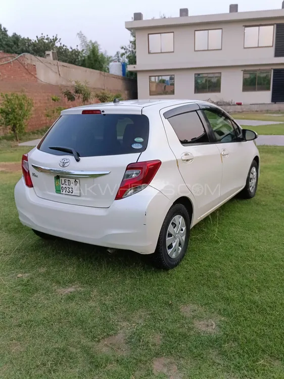 Toyota Vitz 2015 for Sale in Lahore Image-1