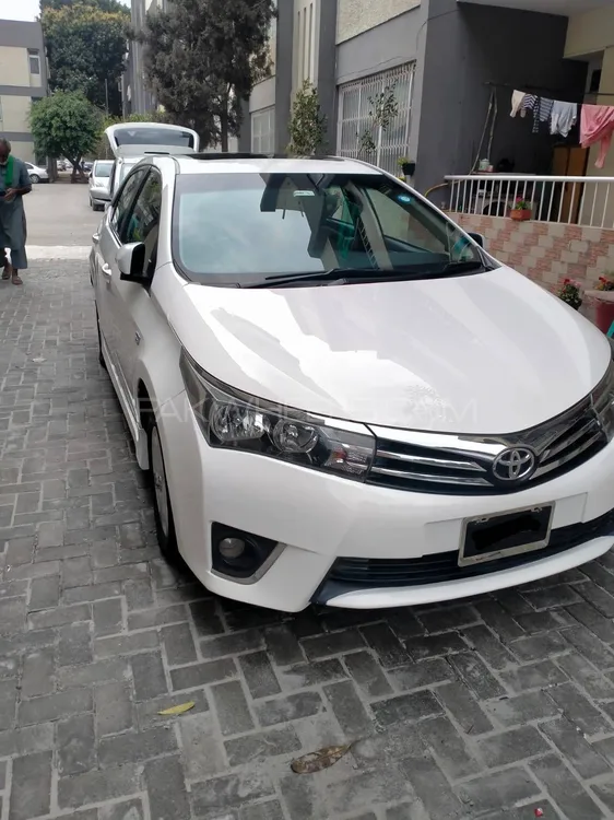Toyota Corolla 2017 for Sale in Peshawar Image-1