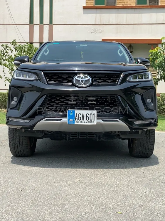 Toyota Fortuner 2017 for Sale in Lahore Image-1