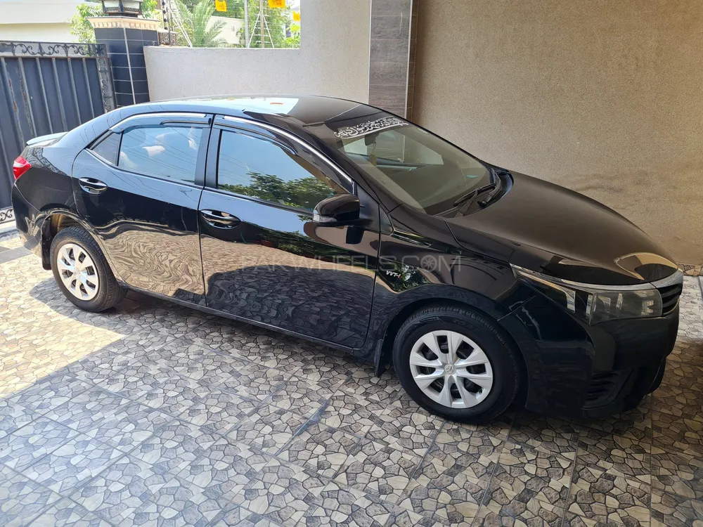 Toyota Corolla 2015 for Sale in Lahore Image-1