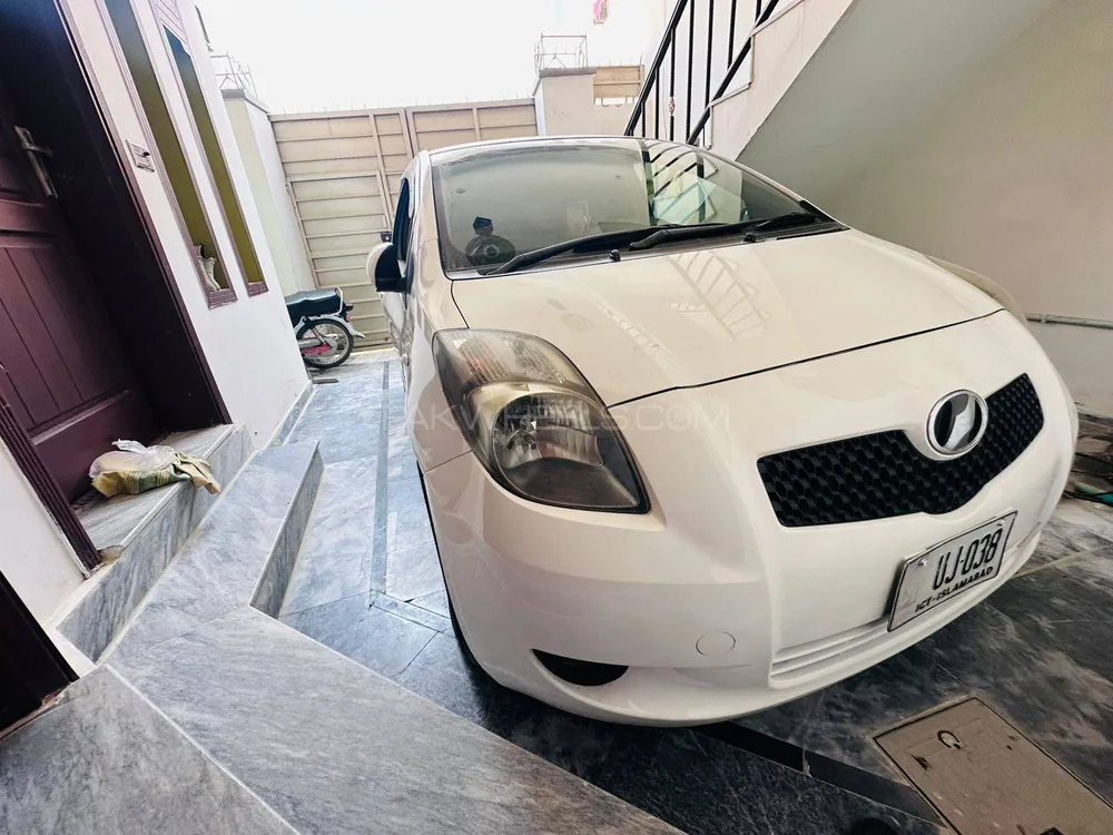 Toyota Vitz 2006 for Sale in Nowshera cantt Image-1