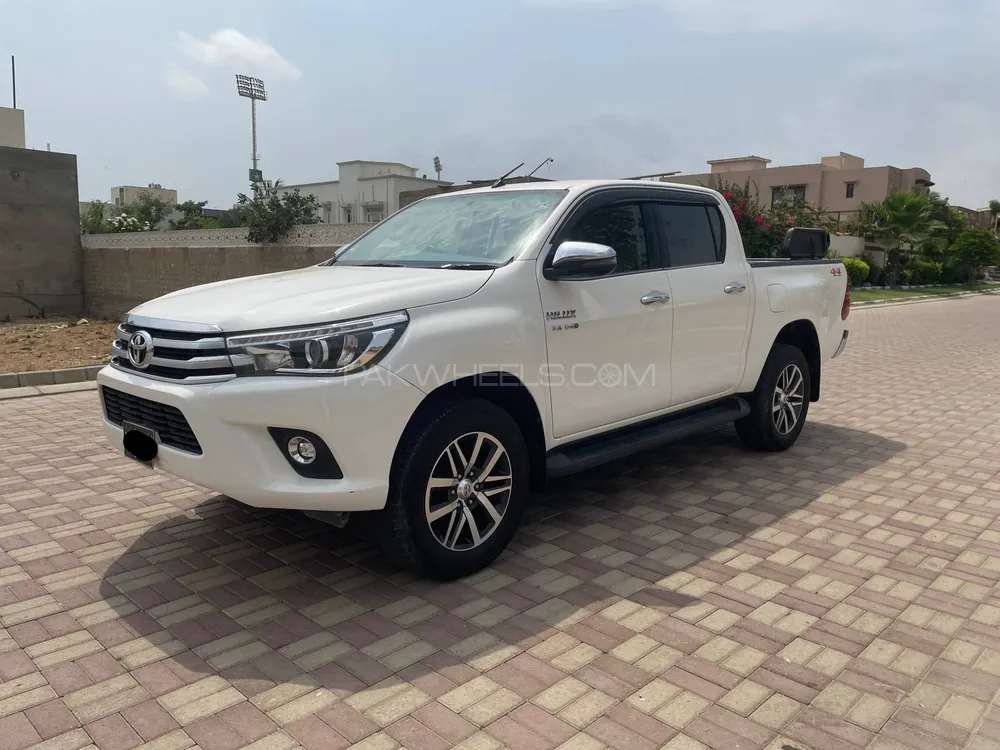 Toyota Hilux 2021 for Sale in Karachi Image-1