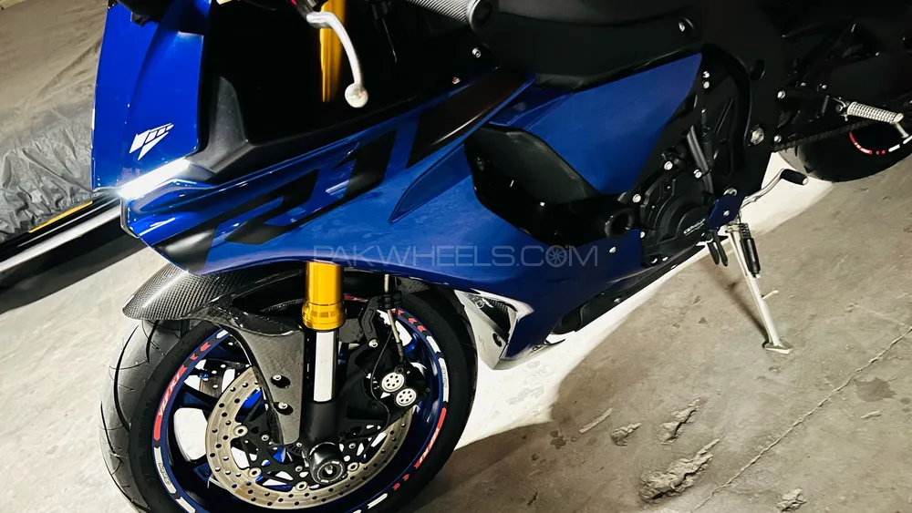 Yamaha deals r1 pakwheels