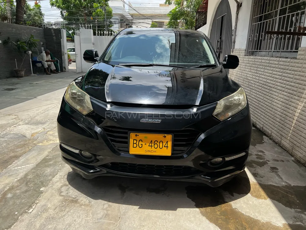 Honda Vezel 2013 for Sale in Karachi Image-1