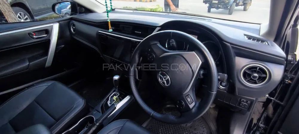 Toyota Corolla 2021 for Sale in Islamabad Image-1