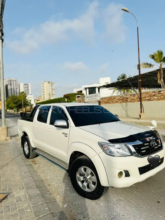 Toyota Hilux 2013 for Sale in Karachi Image-1