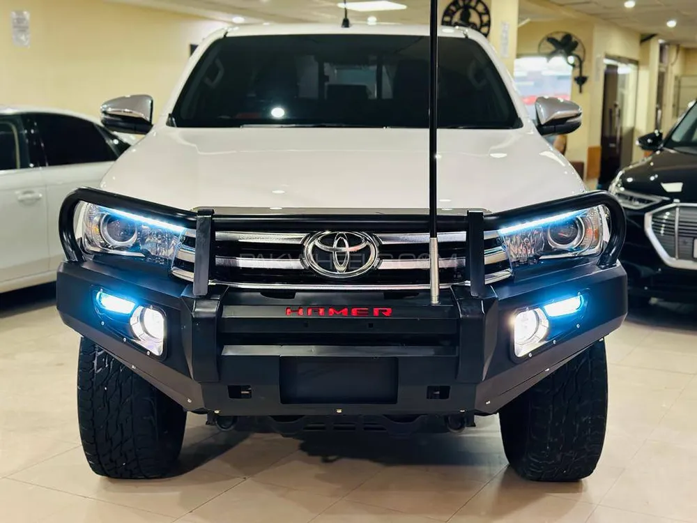 Toyota Hilux 2021 for Sale in Karachi Image-1