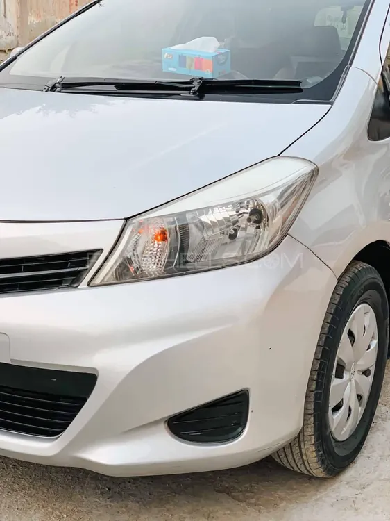 Toyota Vitz 2012 for Sale in Peshawar Image-1