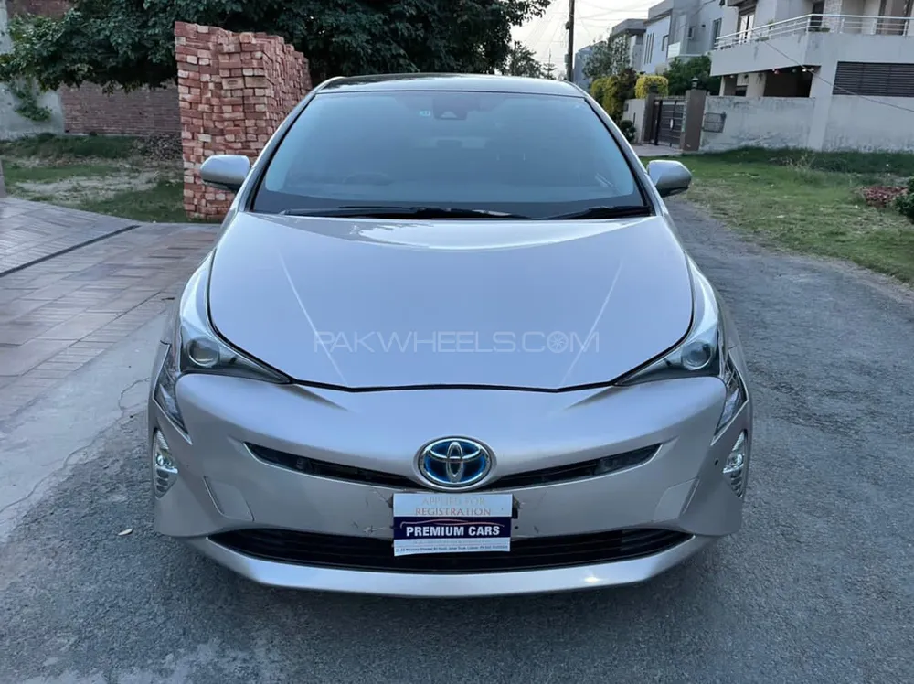Toyota Prius 2017 for Sale in Lahore Image-1