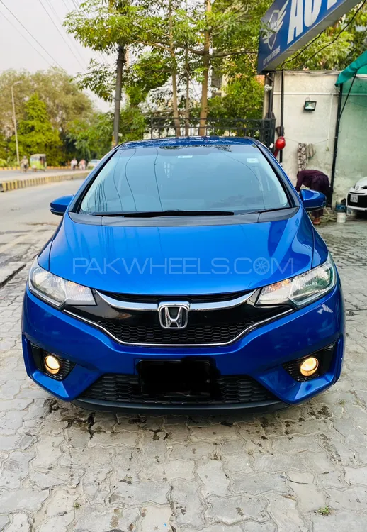 Honda Fit 2016 for Sale in Lahore Image-1