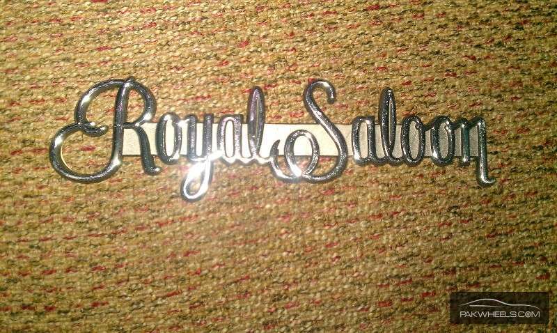 Toyota crown royal saloon 1986 mono gram For Sale Image-1