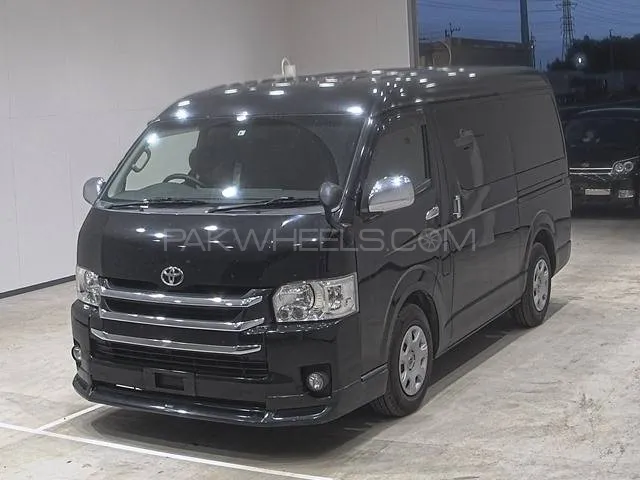 Toyota Hiace 2017 for Sale in Karachi Image-1