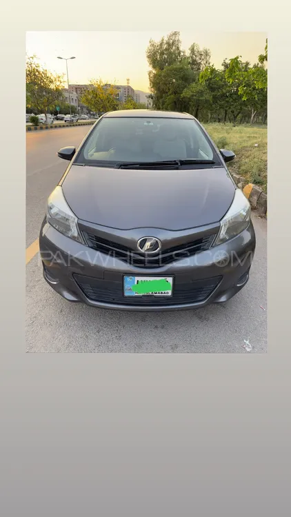 Toyota Vitz 2013 for Sale in Islamabad Image-1