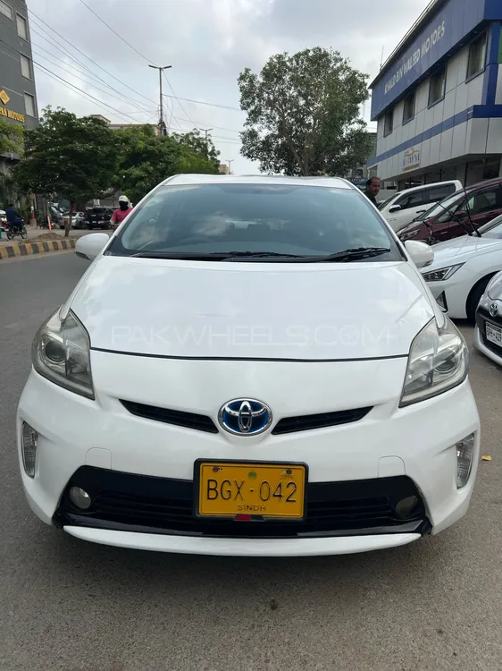 Toyota Prius 2013 for Sale in Karachi Image-1