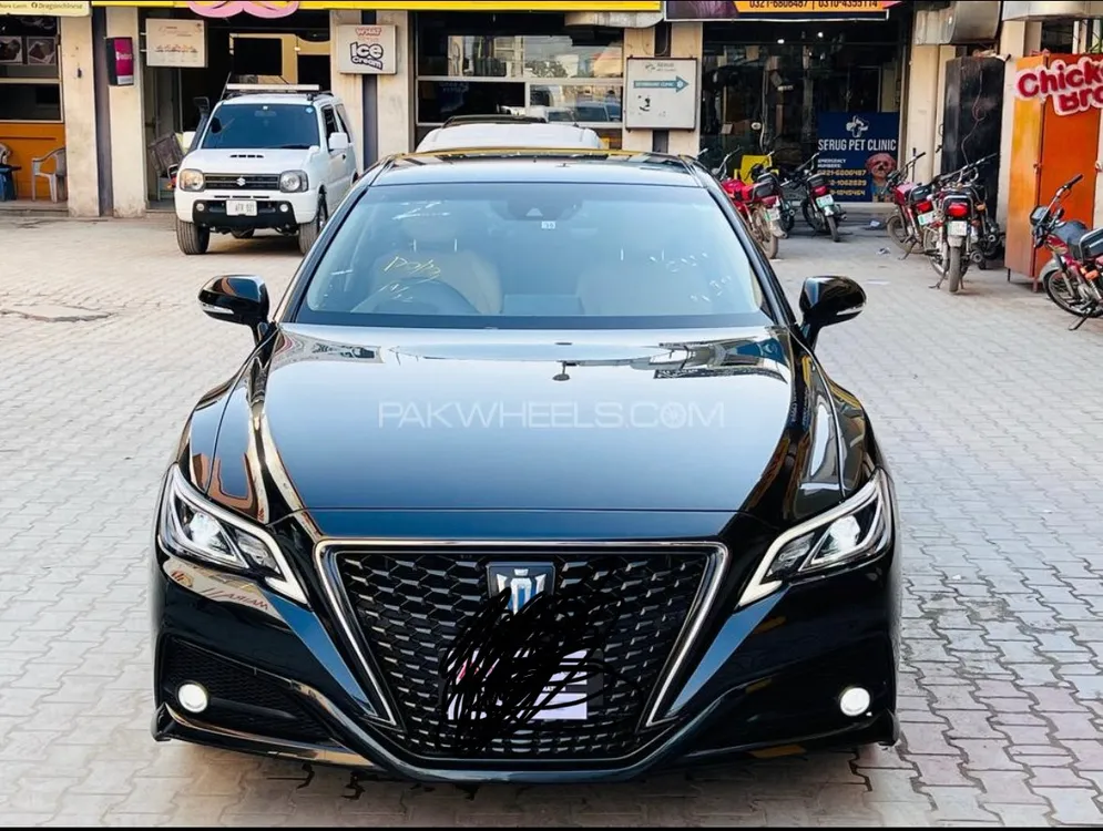 Toyota Crown 2018 for Sale in Islamabad Image-1