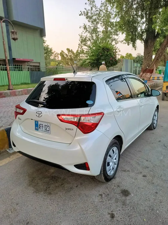 Toyota Vitz 2019 for Sale in Peshawar Image-1