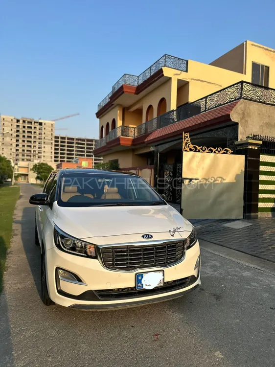 KIA Carnival 2020 for Sale in Lahore Image-1