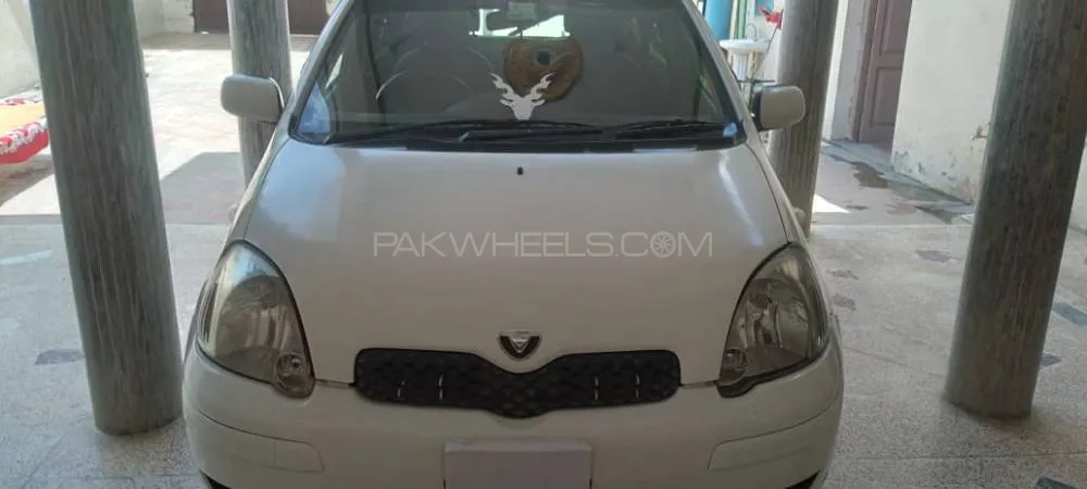 Toyota Vitz 2004 for Sale in Islamabad Image-1