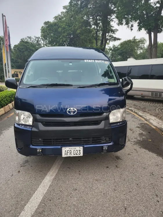 Toyota Hiace 2017 for Sale in Lahore Image-1
