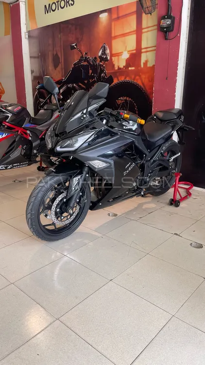 Used Kawasaki Ninja 250R 2023 Bike for sale in Lahore - 476653 | PakWheels