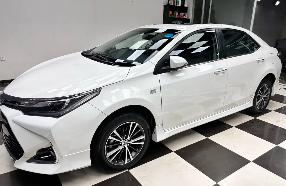 Toyota Corolla 2023 for Sale in Lahore Image-1