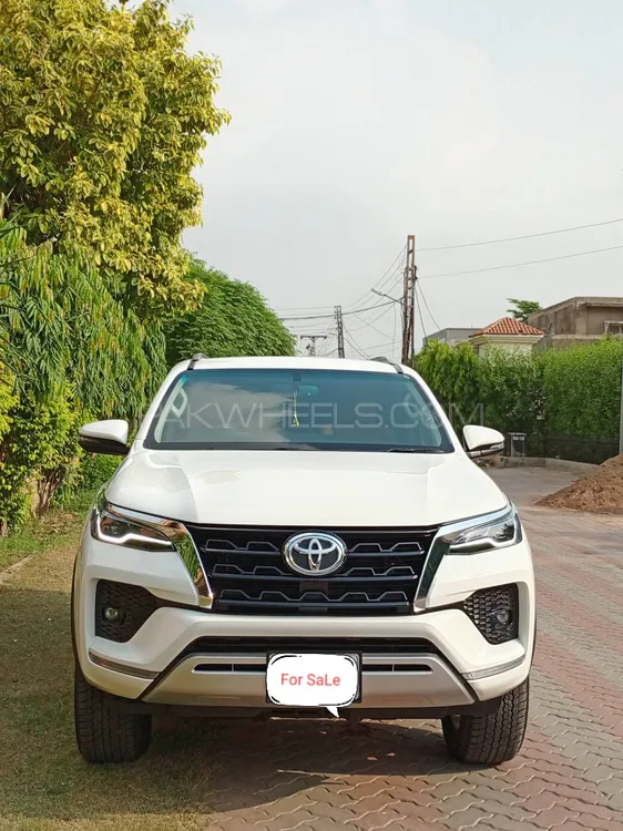 Toyota Fortuner 2.7 V 2022 For Sale In Lahore 