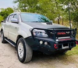 Toyota Hilux Invincible 2010 for Sale