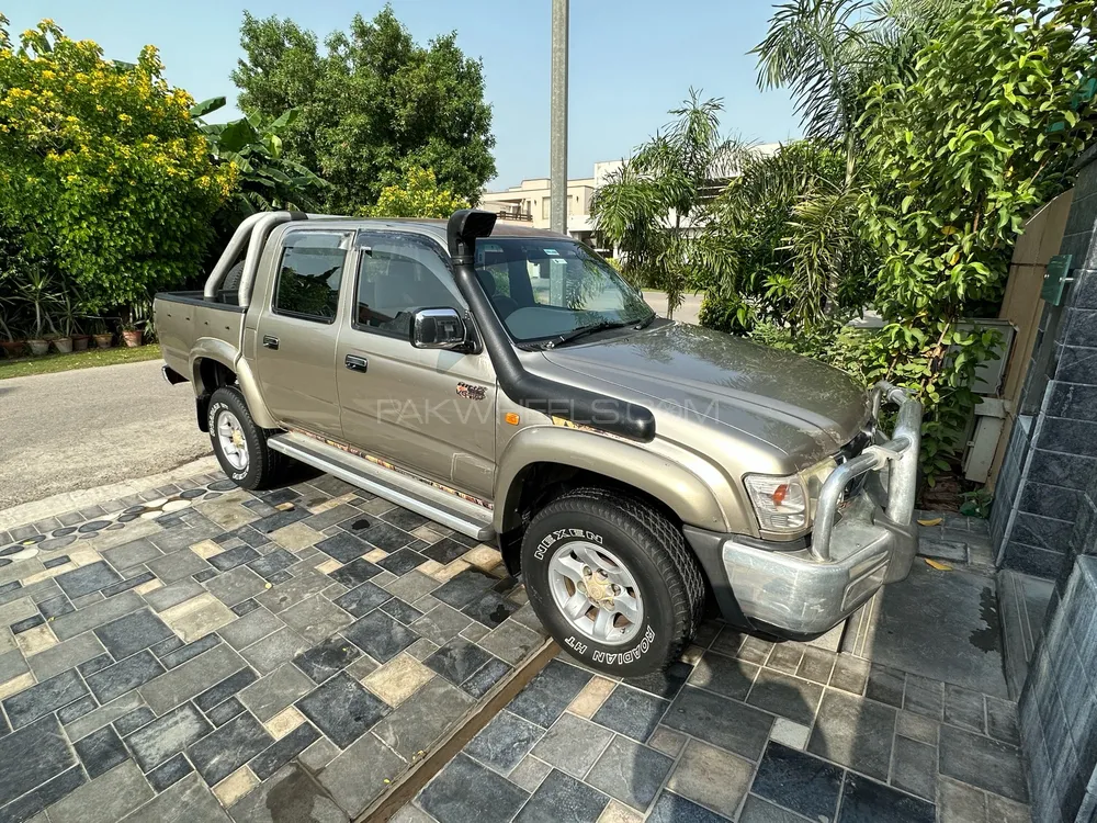 Toyota Hilux 2002 for Sale in Lahore Image-1