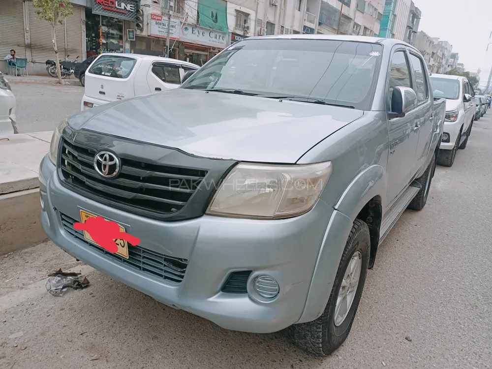 Toyota Hilux 2013 for Sale in Karachi Image-1