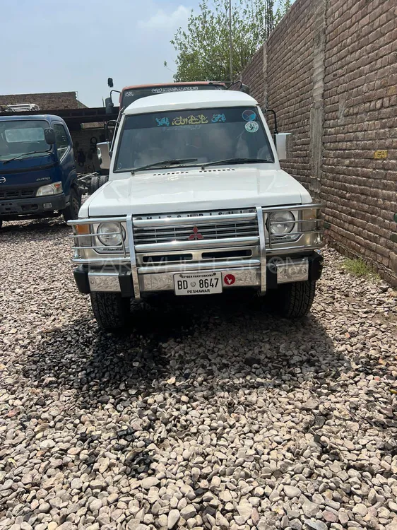 Mitsubishi Pajero 1990 for Sale in Peshawar Image-1