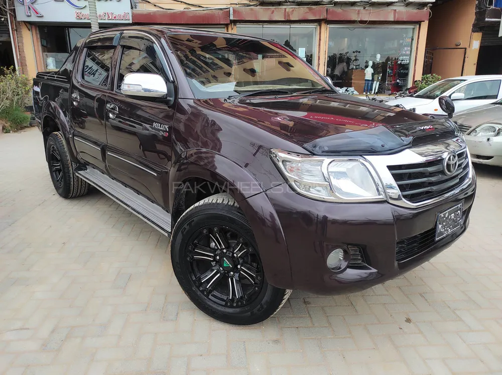 Toyota Hilux 2014 for Sale in Karachi Image-1