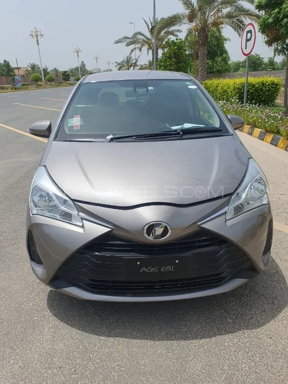 Toyota Vitz 2017 for Sale in Multan Image-1