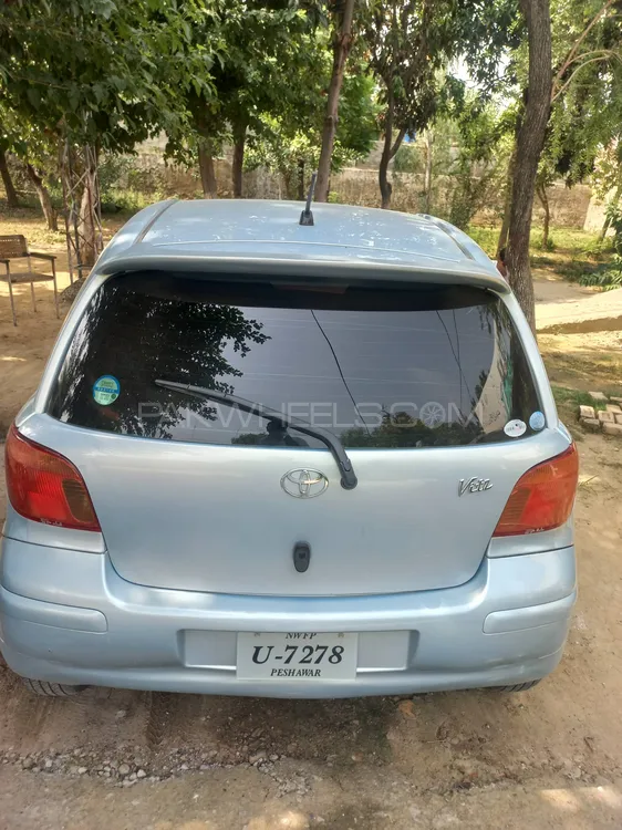 Toyota Vitz 2004 for Sale in Mardan Image-1